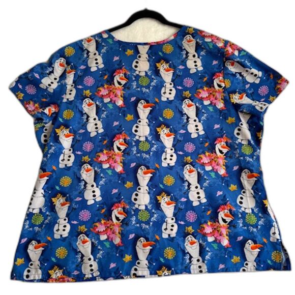 Disney Frozen Women’s 3XL SS Blue Olaf Print Scrub Top V-Neck Holiday Xmas Snow - Picture 3 of 7